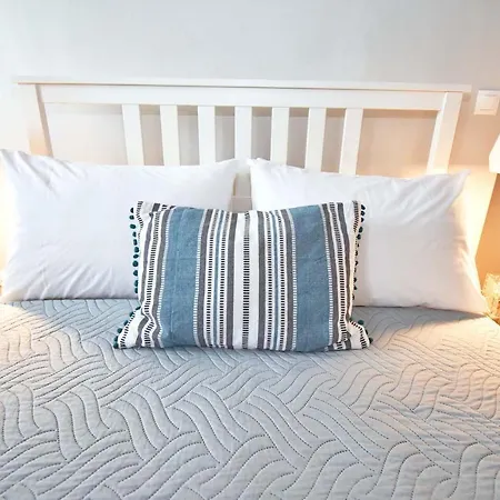 Mouragia Old Seaside Daire *