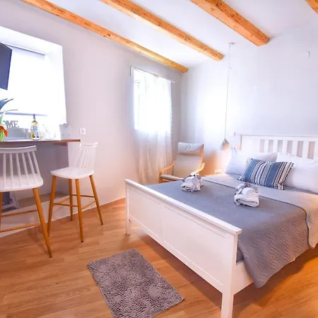 Mouragia Old Seaside Daire