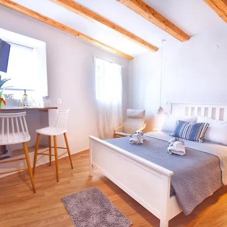 Apartment Mouragia Seaside *