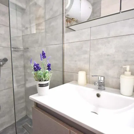 Mouragia Old Seaside Апартаменты *